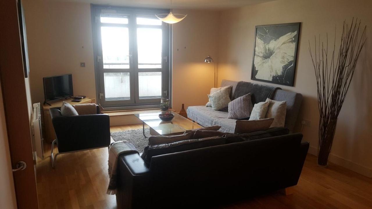 Sky Night Serviced Apartments Cardiff Extérieur photo