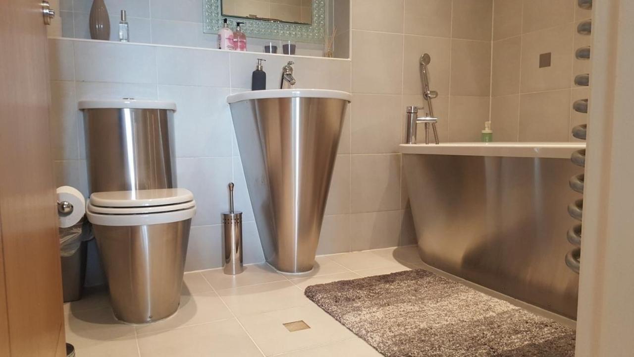 Sky Night Serviced Apartments Cardiff Extérieur photo