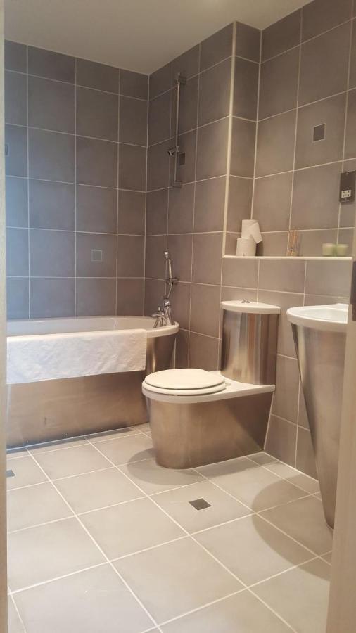 Sky Night Serviced Apartments Cardiff Extérieur photo