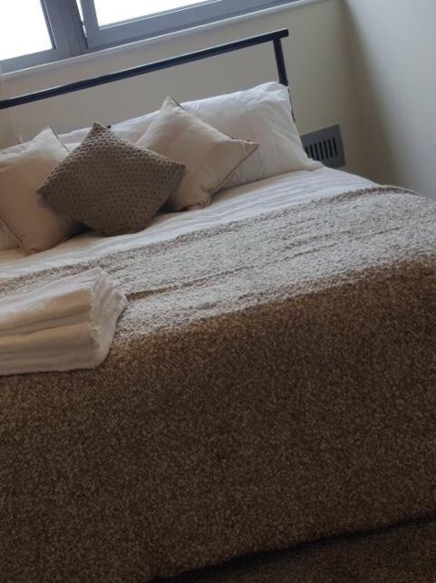 Sky Night Serviced Apartments Cardiff Extérieur photo