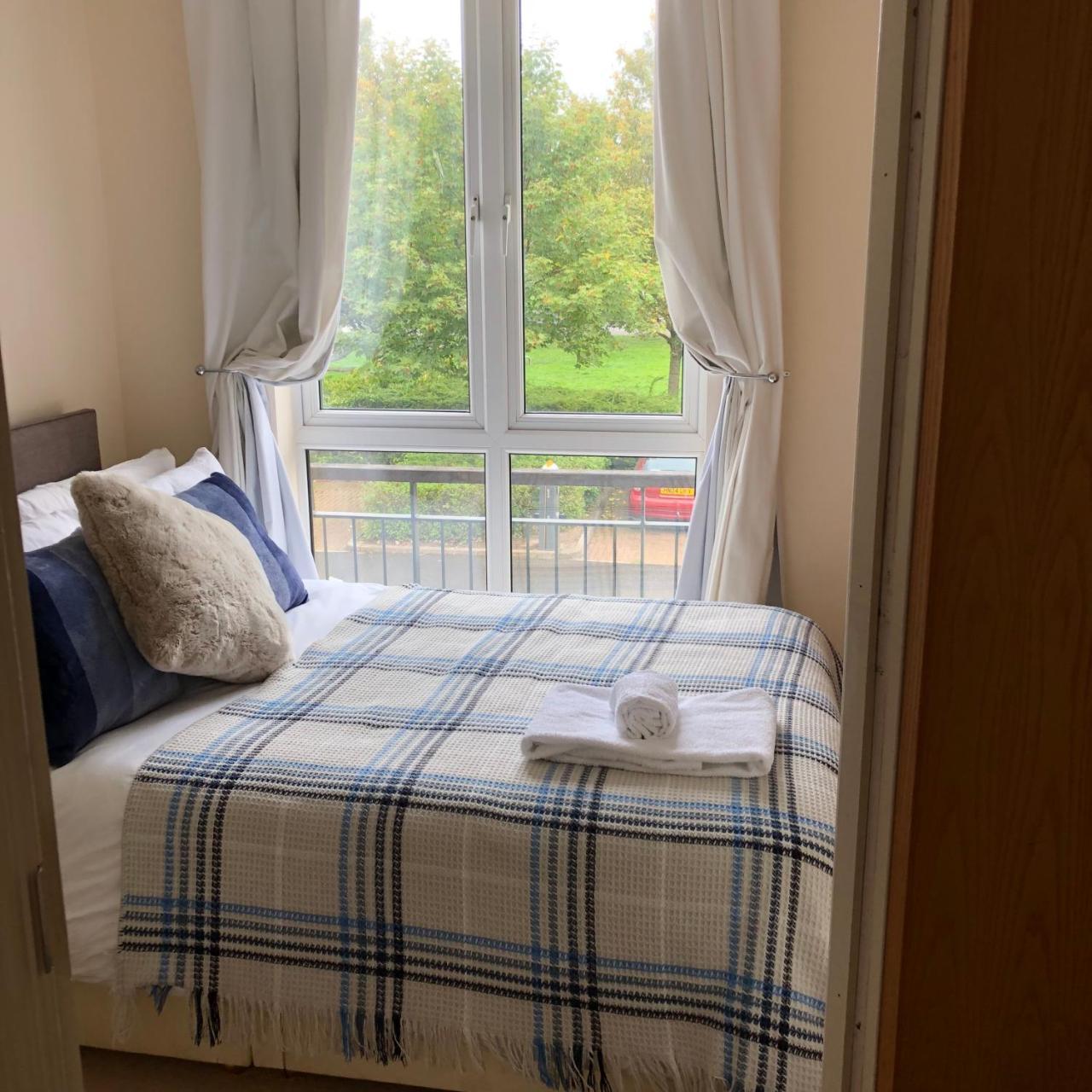 Sky Night Serviced Apartments Cardiff Extérieur photo